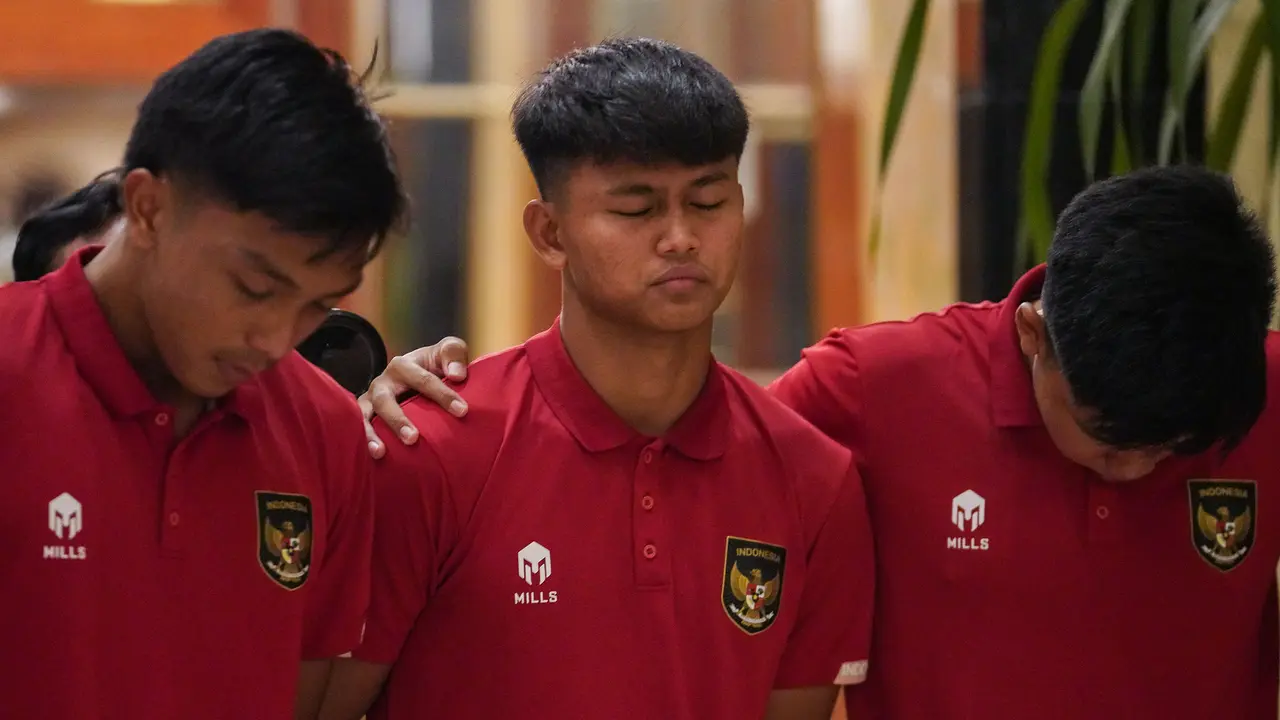 Foto: Reaksi Kecewa Para Pemain, Staf Pelatih, dan Official Timnas Indonesia setelah Batal Main di Piala Dunia U-20 2023