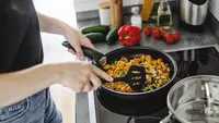 8 Peralatan Dapur yang Mengandung Mikroplastik, Kenali dan Cara Menghindarinya