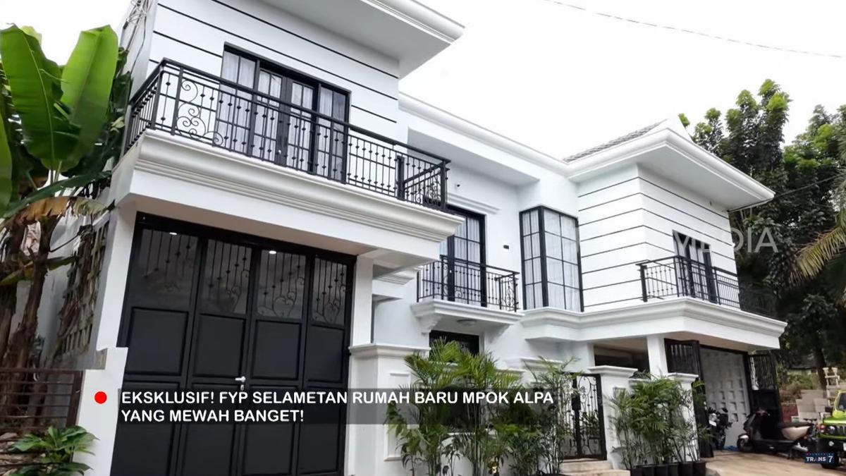 Desain American Classic di Rumah Baru Mpok Alpa, Intip Detailnya!