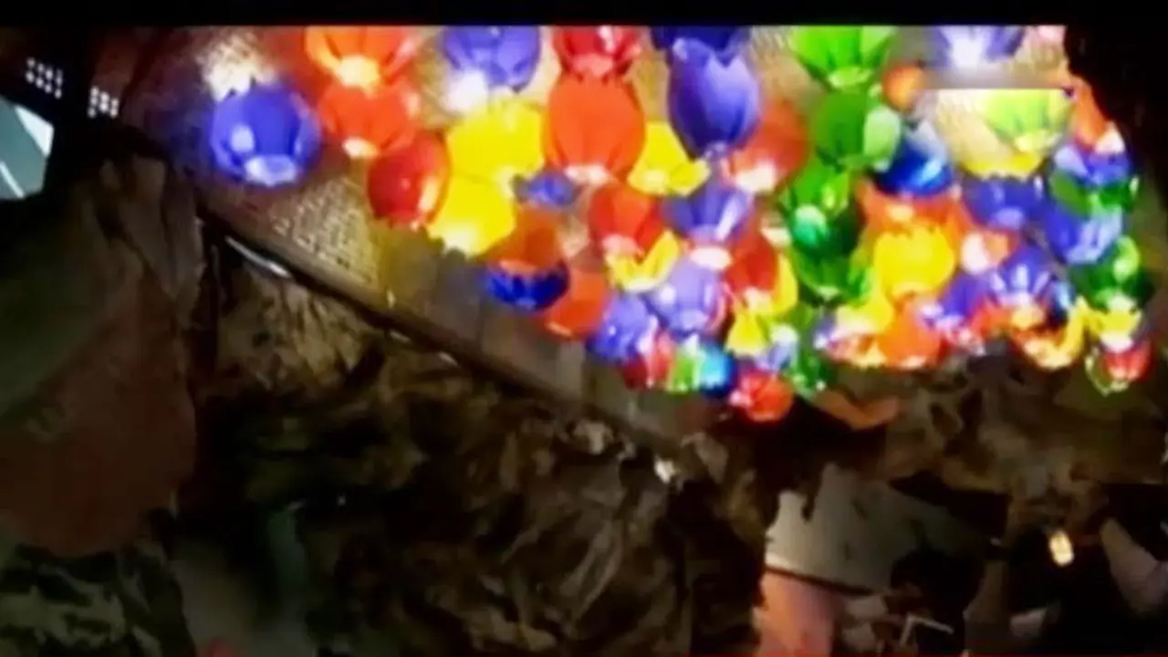 VIDEO: Tahun Baru, Warga Kali Code Gelar Festival Kampung Lampion