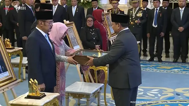 6 Potret Anak Soeharto Terima Anugerah Gelar Pahlawan Nasional Sang Ayah