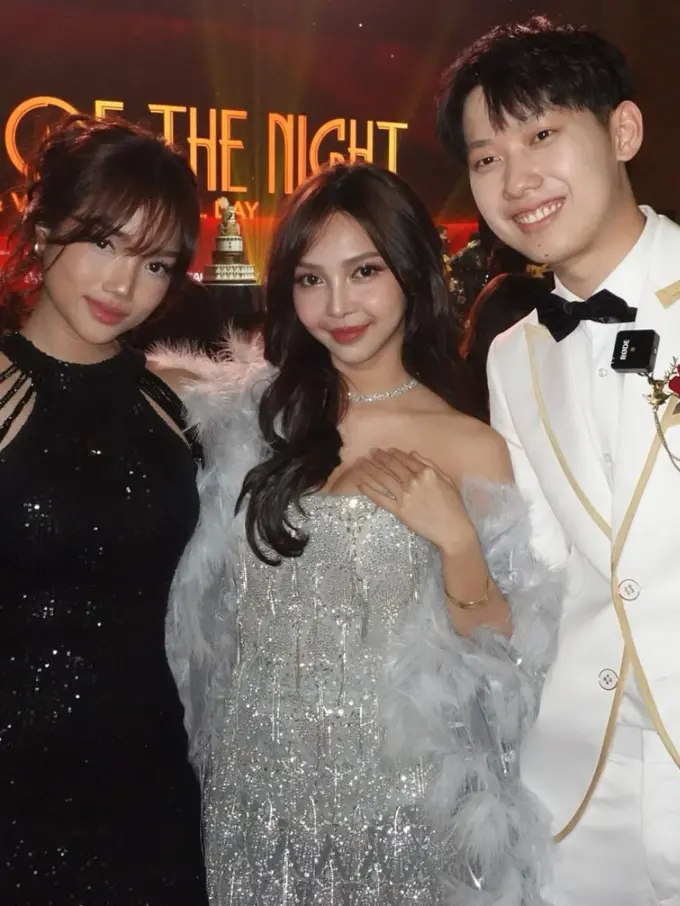 Fuji An Dibalut Long Dress Hitam Manik-Manik di Ulang Tahun Willie Salim dan Vilmei