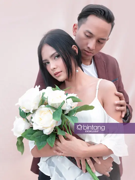 Pengalaman buruk masa lalu dengan cowok, membuat Angie sedikit trauma. Bahkan tidak percaya dan menutup diri dengan cowok. Termasuk pada pemeran film Warkop DKI Reborn: Jangkrik Boss! Part 1 itu. (Deki Prayoga/Bintang.com)