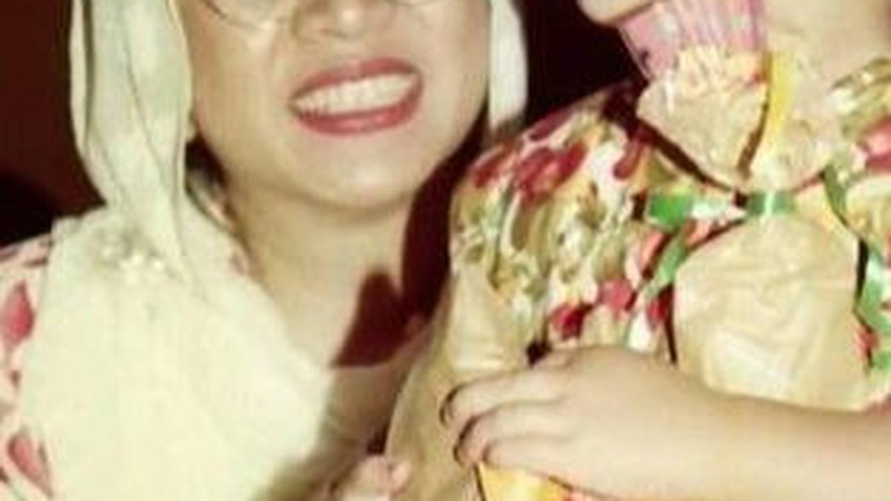 Setelah Annisa dan Ari Sigit bercerai, Danvy Rukmana dirawat Tutut Soeharto. Begini potret akrab Danvy dan putri pertama Soeharto.