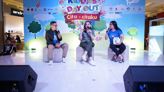 Mona Ratuliu saat menjadi pembicara di Kiddies Day Out di Pejaten Village, baru-baru ini.