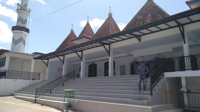  Masjid  Sokambang Tempat Persinggahan Raja Raja Sumenep 