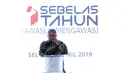 Ketua KPU, Arief Budiman memberi sambutan perayaan HUT Bawaslu ke-11 di Jakarta, Selasa (9/4). Selain merayakan Hut ke-11, Bawaslu merilis pemuktahiran dari Indeks Kerawanan Pemilu 2019. (Liputan6.com/Helmi Fithriansyah)