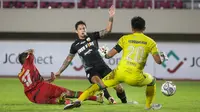 Persis Solo memastikan satu tiket ke babak delapan besar usai mengalahkan Hizbul Wathan 3-1 di Stadion Manahan, Solo, Selasa (23/11/2021). (Bola.com/Bagaskara Lazuardi)