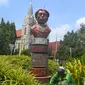 Monumen Chairil Anwar di Jalan Basuki Rahmat Kota Malang tak banyak diketahui warga. (Zainul Arifin/Liputan6.com)