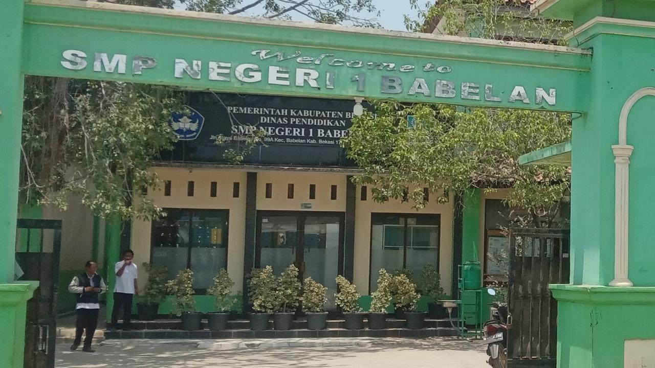"Itu seminggu yang lalu, tapi harus ditelusuri lagi pelakunya," ucap Maradum saat ditemui di SMPN 1 Babelan, Rabu (20/9).<br>