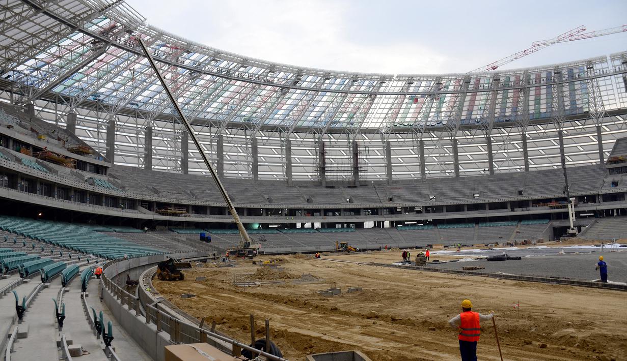 Pembangunan stadion ini dimulai pada 6 Juni 2011 dan dinyatakan selesai pada 28 Februari 2015. Dibuka dan diresmikan oleh Presiden Azerbaijan, Ilham Aliyev pada 6 Maret 2015. (AFP/Tofik Babayev)