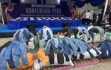 Bea Cukai Sita Ribuan Bal Pakaian Bekas Impor Ilegal, Nilainya Tembus Rp53 Miliar