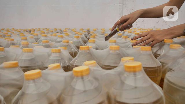 Operasi Pasar Minyak Goreng di Polres Jaksel