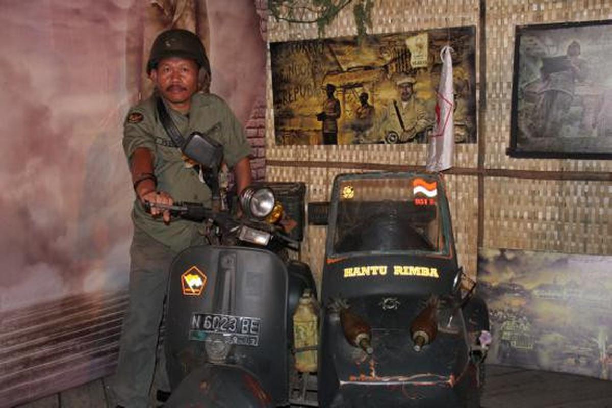 Beragam kostum pejuang di Festival Malang Kembali 2012
