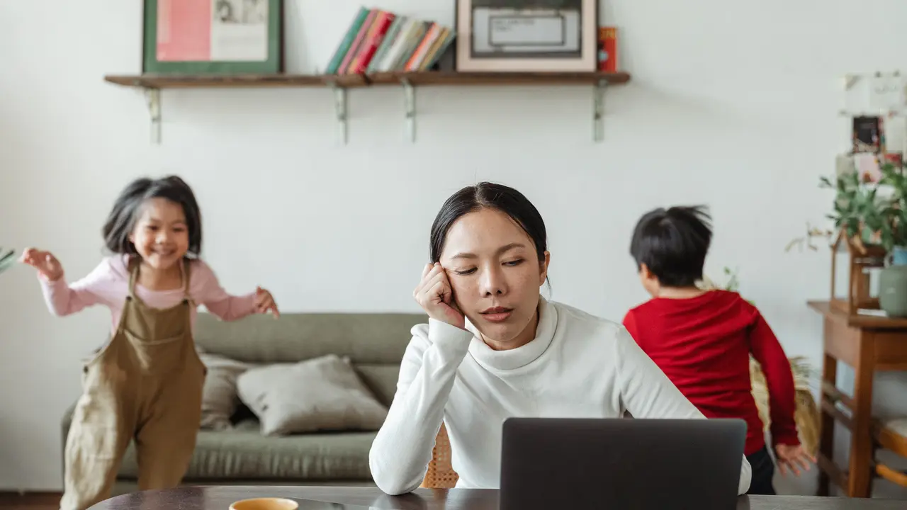 3 Tips Mengendalikan Emosi saat Anak Rewel di Tengah Pandemi dari Psikolog