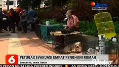 Peristiwa kebakaran terjadi di rumah 2 lantai di Kawasan Jalan Panglima Sudirman, Surabaya, pada Senin (15/2) pagi. Terdapat empat orang penghuni rumah, yang sempat terjebak di dalam rumah berhasil diselamatkan oleh petugas Pemadam Kebakaran.