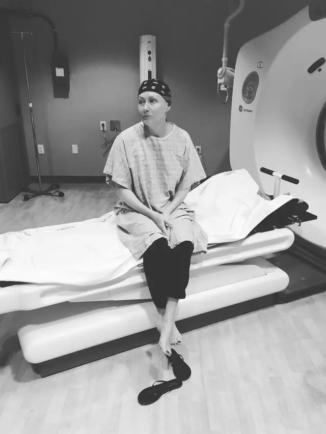 Shannen Doherty saat menjalani perawatan pada 2016 (Instagram/ theshando)