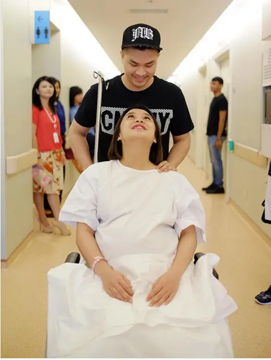 Beragam komentar membanjiri akun instagramnya. Tidak sedikit yang merasa iri dengan keromantisan pasangan ini. Begitu juga dengan doa mengenai hubungan pernikahannya. (Instagram/chelseaoliviaa)