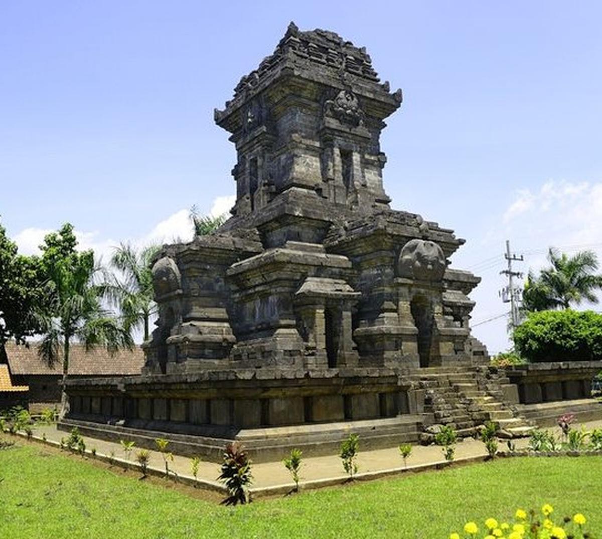 Misteri Dibalik Penemuan Candi Singosari oleh Raffles yang Ternyata Menyimpan Banyak Kejutan!