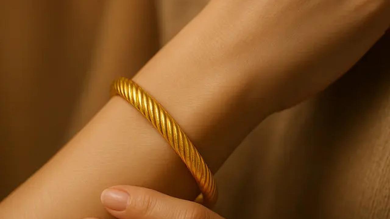 8 Desain Gelang Emas 24 Karat Kekinian 2025 yang Lagi Viral di Kalangan Ibu-Ibu