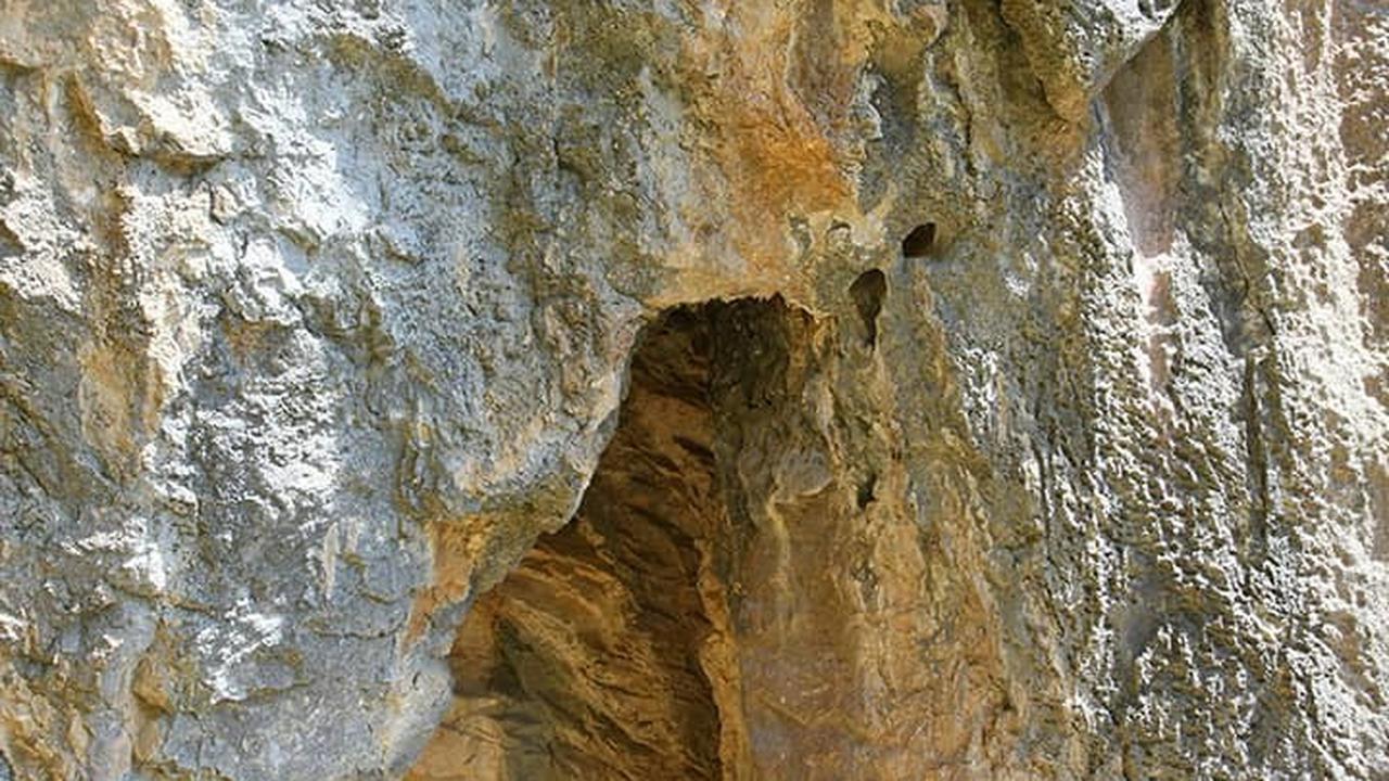 Penampakan Gua Dianggap Ujung Dunia, Tempat Mengalirnya Air Keabadian