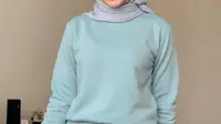 9 Inspirasi Mix and Match Warna Sweater dan Celana Kulot, Muslimah Look Cantik Menawan