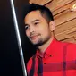 Teuku Wisnu sudah memiliki bayangan nama yang bakal dipakaikan untuk sang anak. Ia pun mempersiapkan 2 nama bagi 2 jenis kelamin (Liputan6.com/Faisal R Syam).