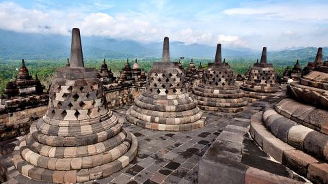CNN: Borobudur paling wajib dikunjungi sebelum mati