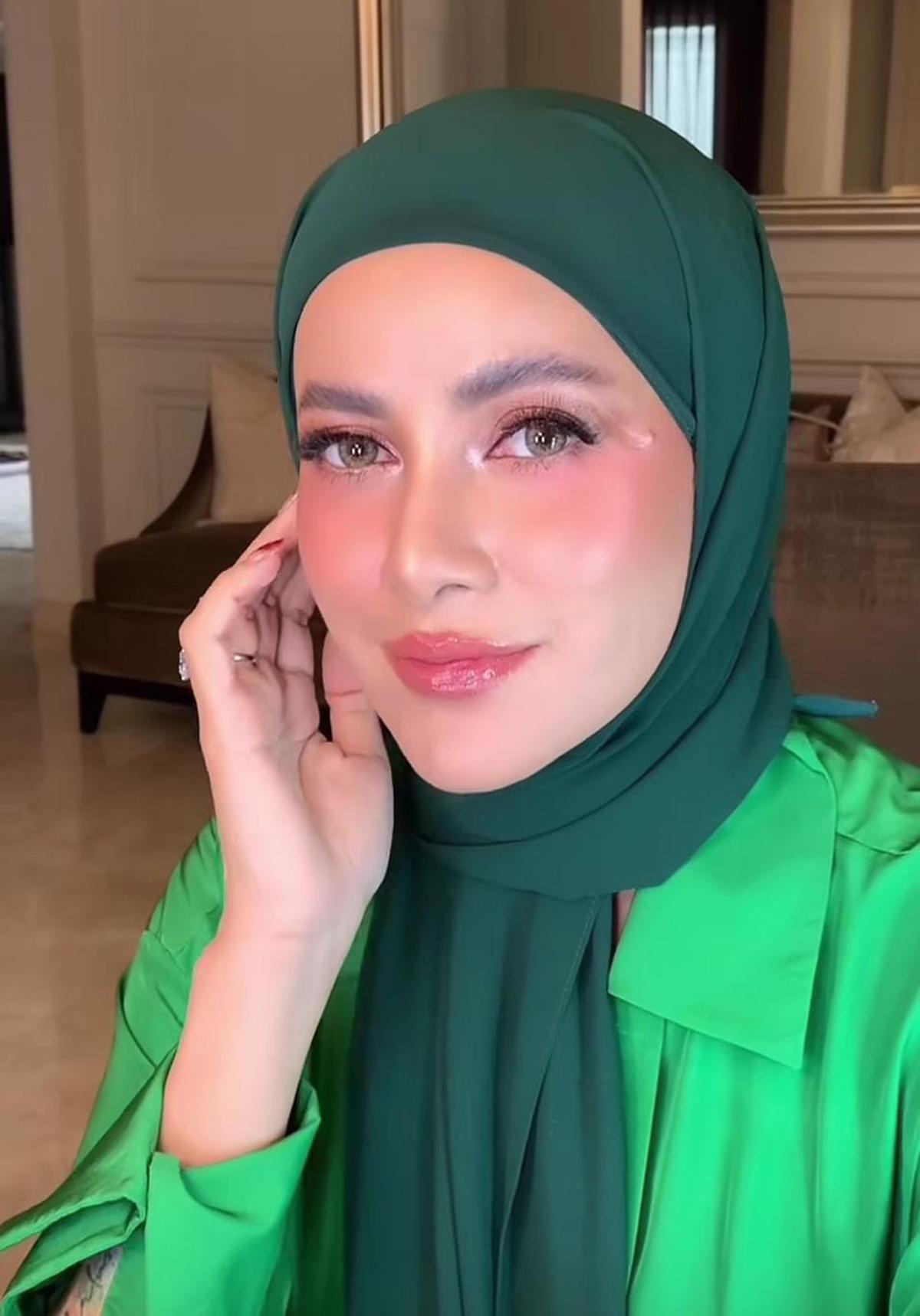 Model Hijab Olla Ramlan, Inspirasi Penampilan Elegan di Hari Raya Lebaran Idul Fitri 2025