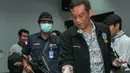 Deputi Pemberantasan BNN, Irjen Dedi Fauzi Elhakim menujukan barang bukti 161 kg sabu yang berhasil diamankan dari tangan tersangka TL, Jakarta, Jumat (4/112). (Liputan6.com/Yoppy Renato)