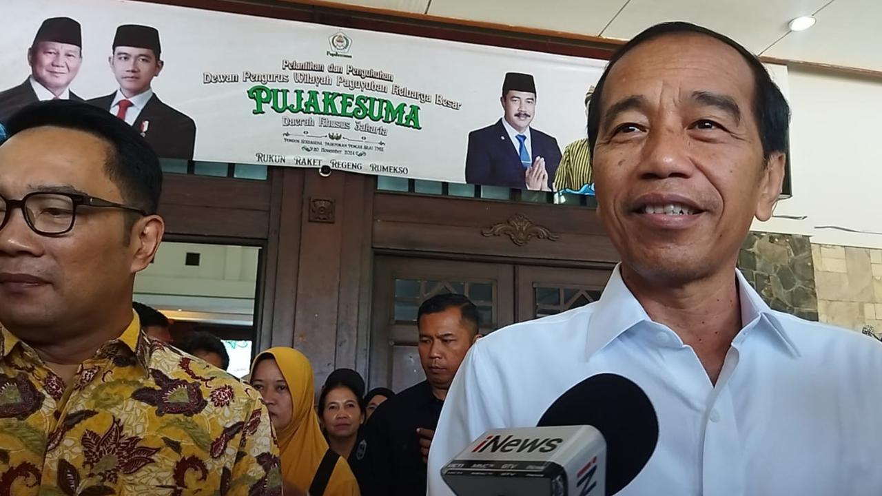 Bertemu Ridwan Kamil Lagi Sebelum Pulang ke Solo, Jokowi: Saya Sudah Bisikin