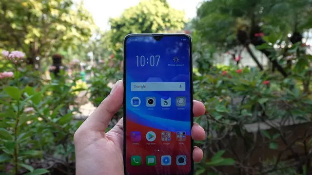 Oppo F9 Tampak depan Twilight Blue