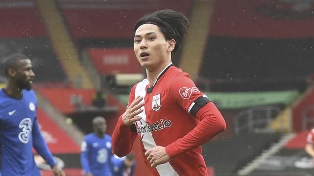 FOTO: Takumi Minamino Cetak Gol, Southampton Paksa Chelsea Bermain Imbang 1-1 - Takumi Minamino