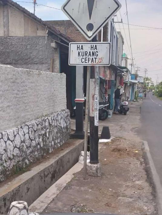 Berasa ditantangin sama dia (Source: facebook.com/Meme & Rage Comic Indonesia)