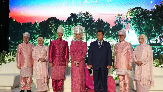 Resepsi pernikahan Putri Zulkiflki Hasan dan Zumi Zola