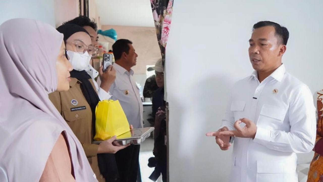 FOTO: Menteri Wihaji Tinjau Program Gizi dan Keluarga Sehat di Kepulauan Riau