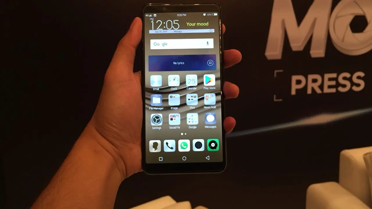 Vivo V7+