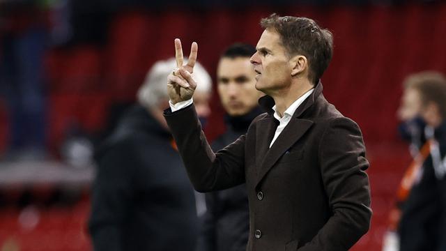 FOTO: Buang Banyak Peluang, Belanda Cuma Menang 2-0 atas Latvia - Frank de Boer