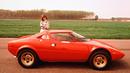Lancia mendominasi kejuaraan rally di era 1970an. Lancia Stratos merupakan mobil lansiran tahun 1973 yang dibuat sebagai homologasi rally. Mesin yang digunakan ialah unit mesin V6 dari Ferrari Dino 246. Pengemudi mobil ini harus bisa mengendalikan tenaga sebesar 187 Hp dengan torsi 225 Nm. Figur tenaga tersebut sangat besar di tahun 1970an. (Source: supercars.net)
