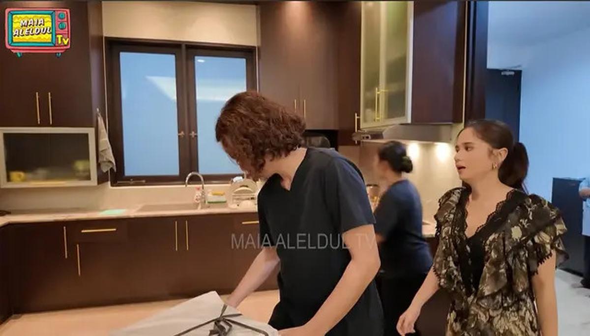 6 Potret Dapur Rumah Al Ghazali dan Alyssa Daguise, Kombinasi Warna dan Pencahayaan yang Beri Kesan Mewah