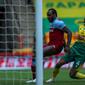 Penyerang West Ham United, Michail Antonio, menyarangkan empat gol ke gawang Norwich City. (Dok. Twitter/Premier League)