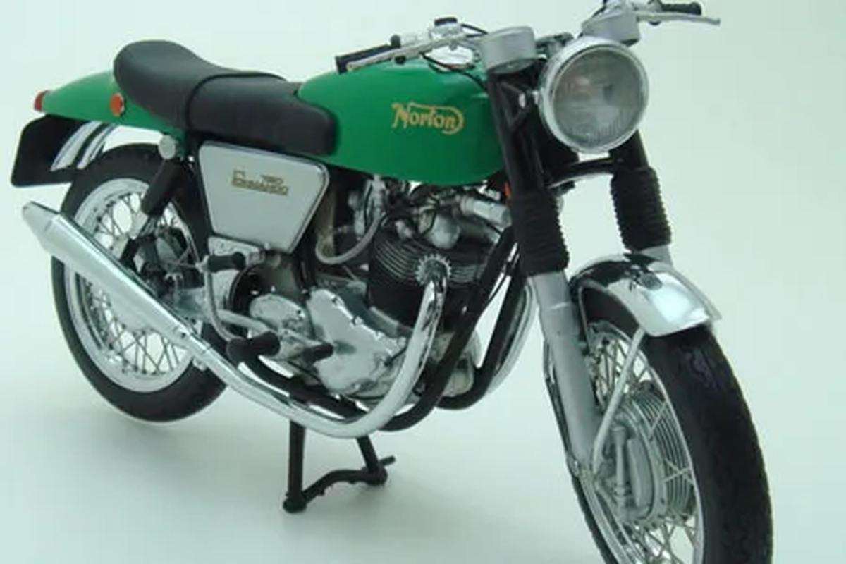 Norton 750 Commando