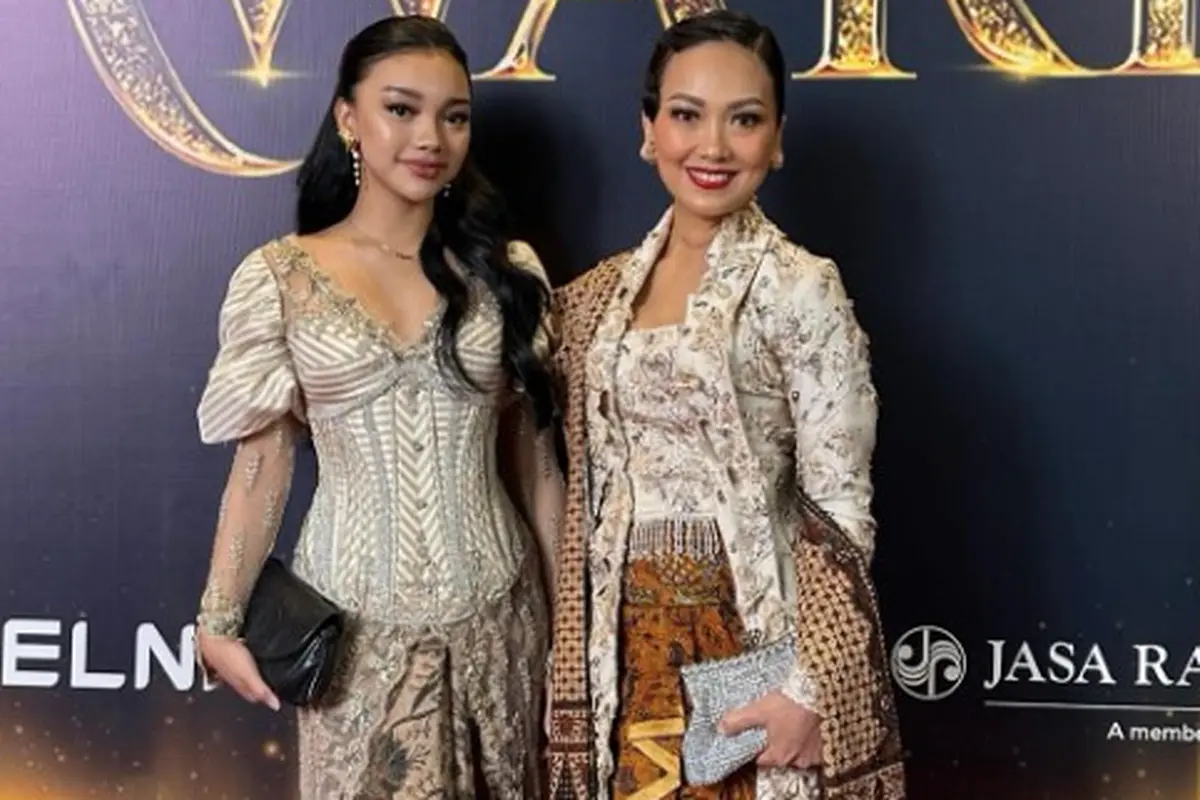 Potret Detail Kebaya Nola B3 dan Naura Ayu