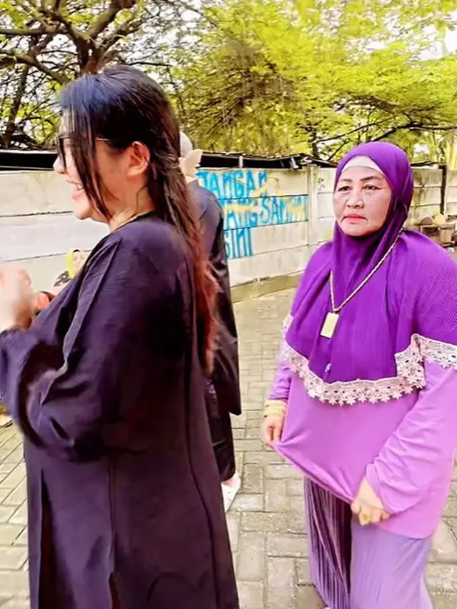 Via Vallen dan baby bumpnya (Instagram/viavallen)