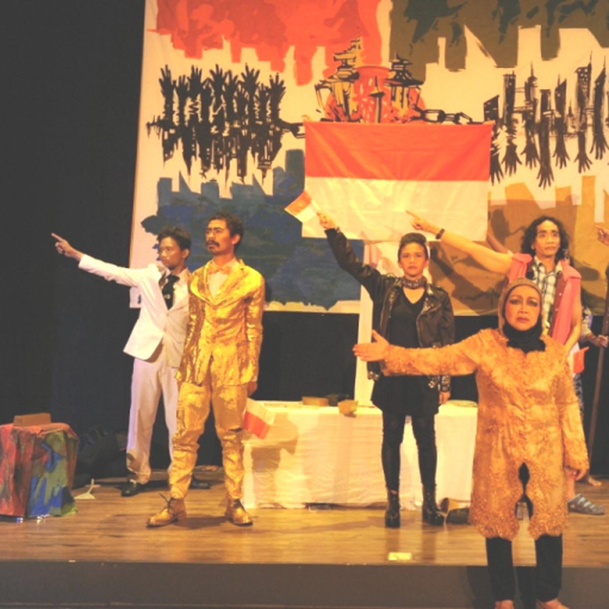 Berkaca dari Sejarah, Pementasan Teater Jas Merah dari Timur ...