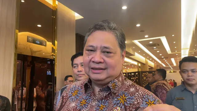 Menteri Koordinator (Menko) Bidang Perekonomian, Airlangga Hartarto, di Kantor Kemenko Perekonomian, Jakarta, Jumat (9/1/2026). (Foto: Liputan6.com/Arief RH)