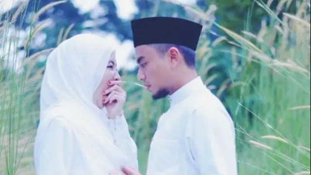 6 Momen Apes saat Foto Prewedding Ini Bikin Calon Pengantin Senyum Tipis