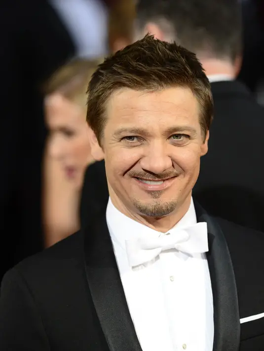 Jeremy Renner. Aktor ‘S.W.A.T’ ini memiliki anak pertamanya dengan Sonni Pacheco pada tanggal 28 Maret 2013, putri mereka bernama Ava Berlin Renner. (Bintang/EPA)