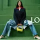 LOEWE resmi meluncurkan kampanye precollection Fall Winter 2026 yang dipotret oleh fotografer Talia Chetrit di pulau vulkanik Tenerife.