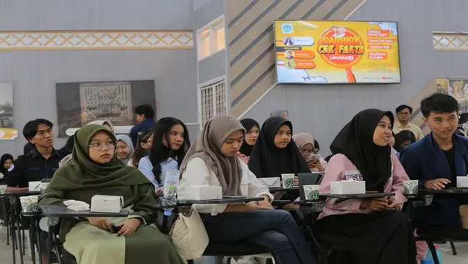 <p>Para mahasiswa saat mengikuti acara Roadshow Cek Fakta yang digelar di Fakultas Ilmu Sosial dan Ilmu Politik (FISIP) Universitas Lampung, Kamis 20 Februari 2025. (Foto: Zulfikar Abubakar/Liputan6.com)</p>
